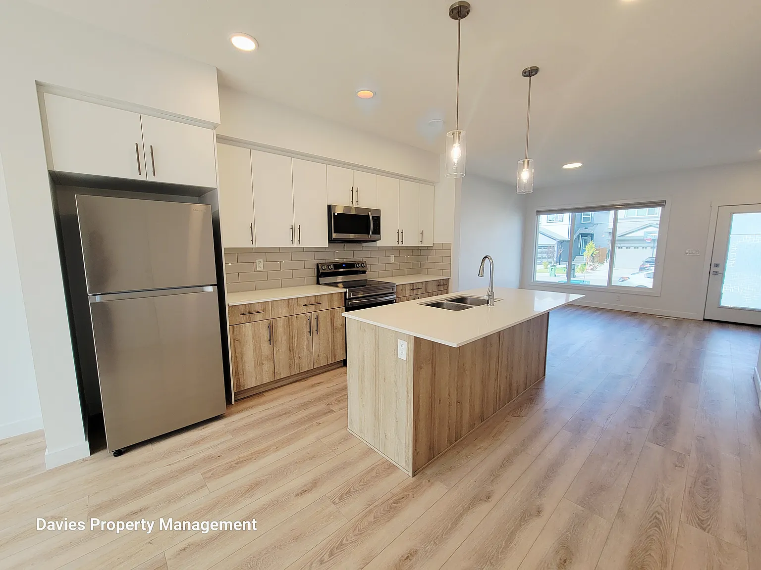 4677 177 Avenue NW - MAIN — Photo 2