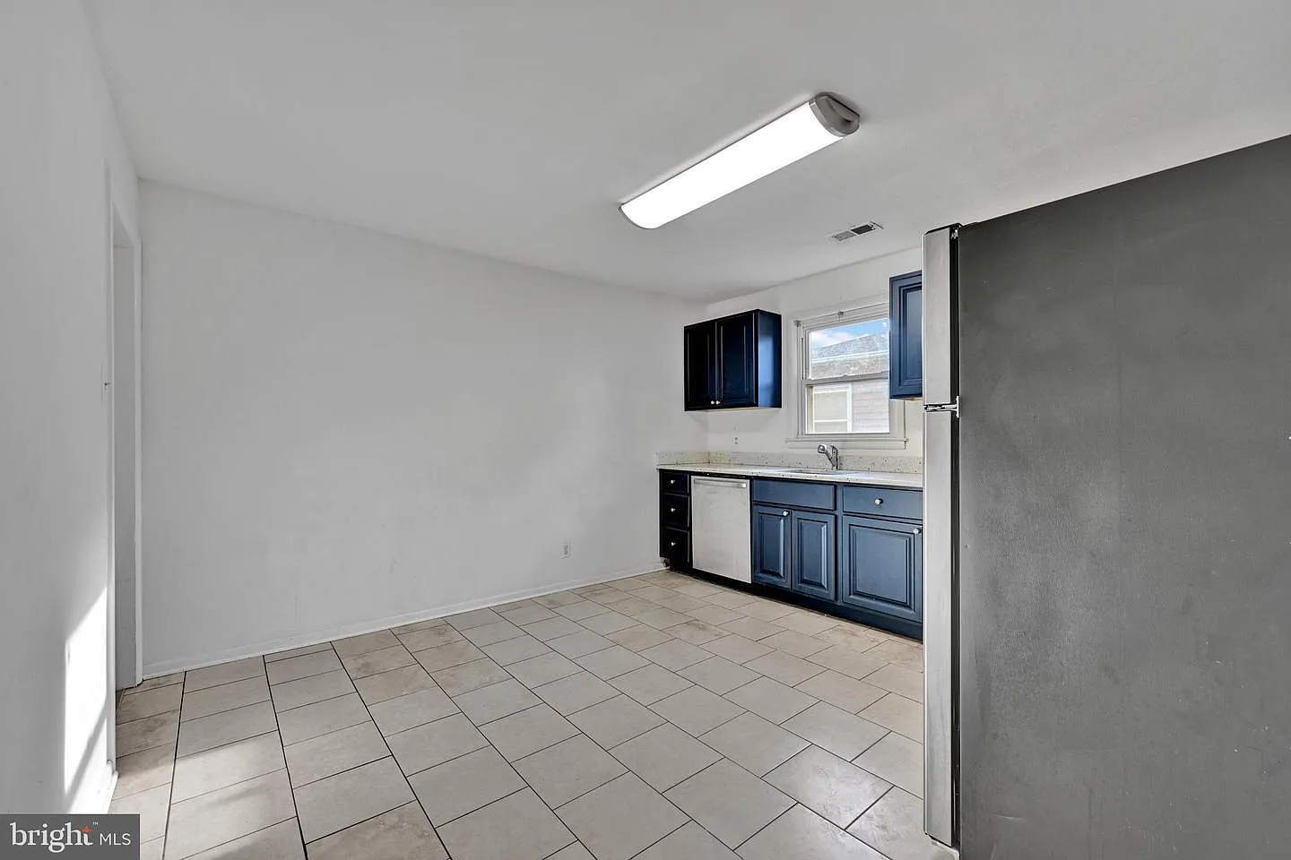 2 bed, 2000 sqft, $2,000 — Photo 3