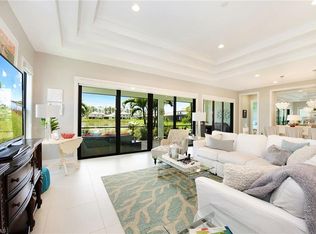 9318 Glenforest Dr, Naples, FL 34120