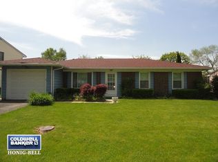 172 Waverly Dr, Elgin, IL 60120