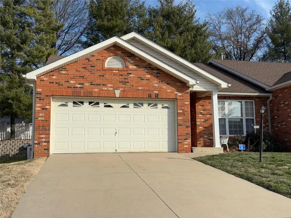 1620 Mont Vista Ave, Godfrey, IL 62035