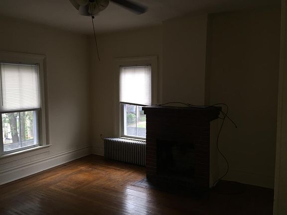 3rd image of 107 Caroline St APT 1