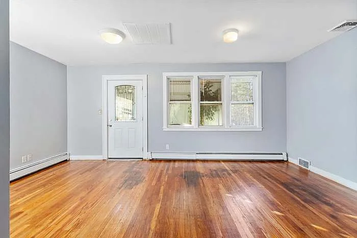 Living room (door to screen porch)