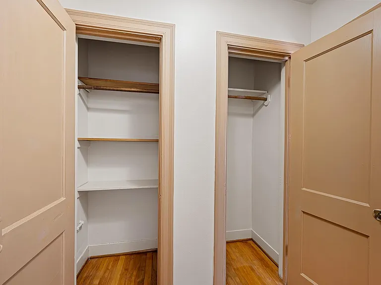 1806 Banks St #1 — Photo 14