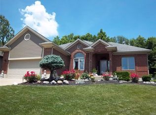 52 Royal Ridge Ct, Germantown, OH 45327