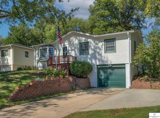 9208 Adel Cir, Omaha, NE 68124