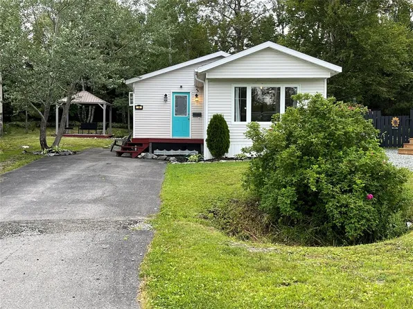 10 Viscount Crescent, Gander, NL A1V1Y6