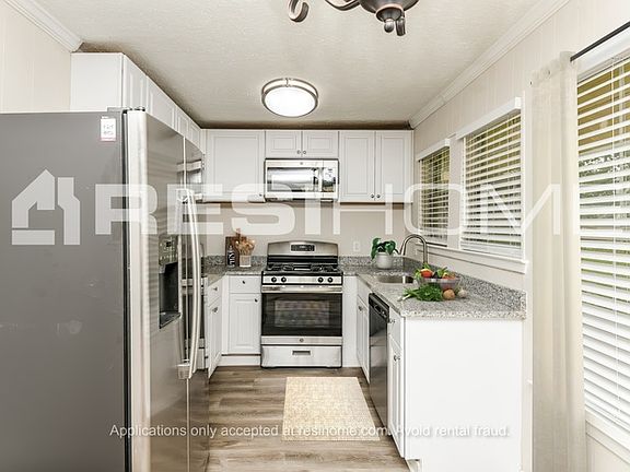 3rd image of 6725 Trailwood Dr