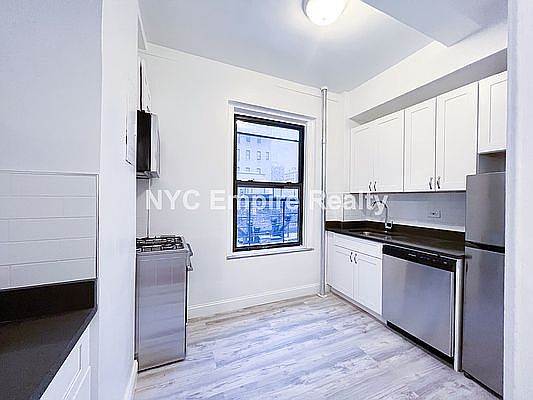 1st image of 325 W 77th St #3E