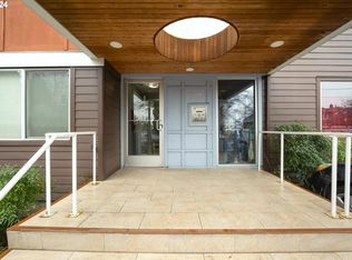 3866 SE Taylor St #206, Portland, OR 97214