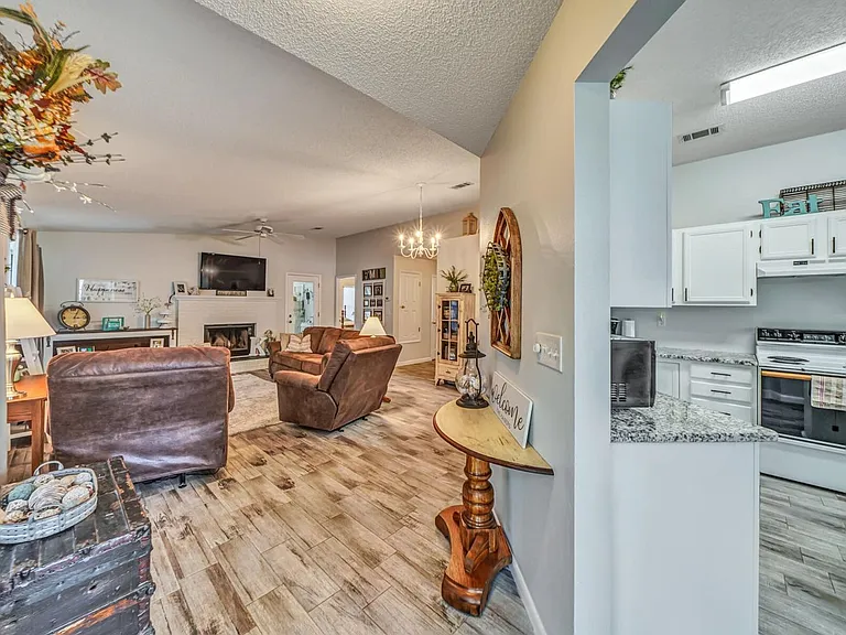 1696 Valparaiso Blvd — Photo 10