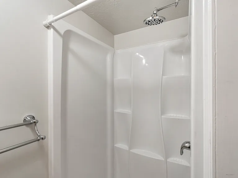 2569 N 2900 E — Photo 12