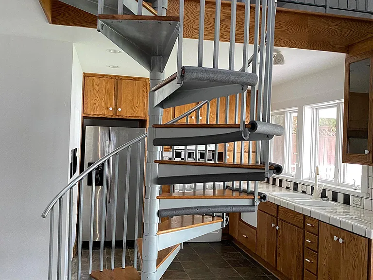 1618 Rugby Ave — Photo 2