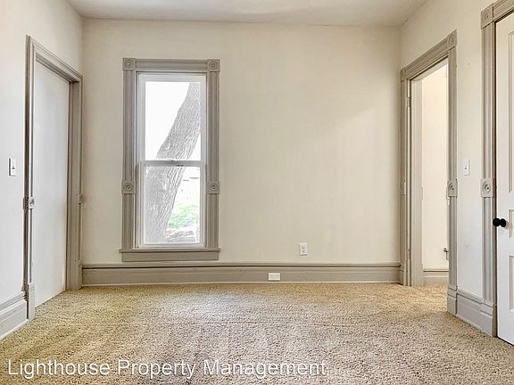 4th image of 118 E Court St