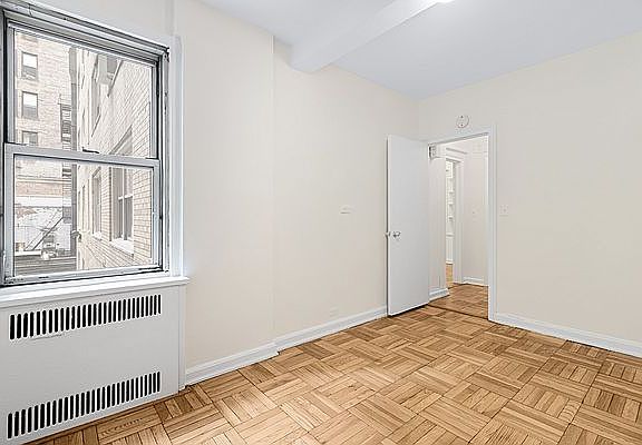 5th image of 220 Madison Ave #5LL