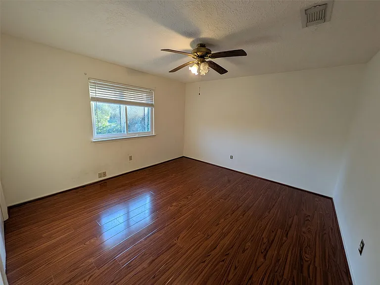 17054 Cairnlassie St — Photo 14