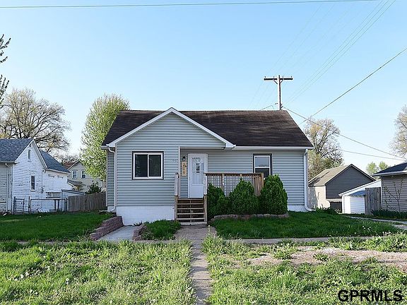 2nd image of 209 Bridge St