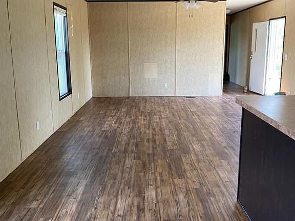 4th image of 4833 Belton Ln