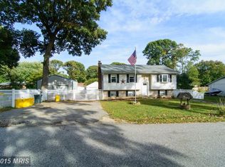 257 10th St, Pasadena, MD 21122