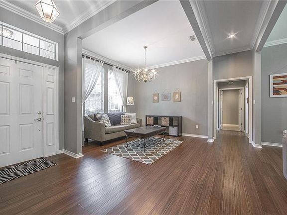 5th image of 304 Comanche Dr