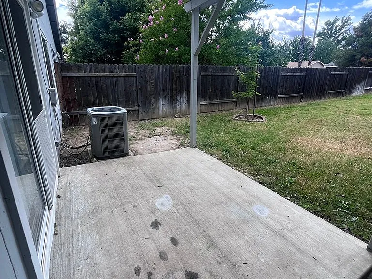 7915 Zenith Dr — Photo 10