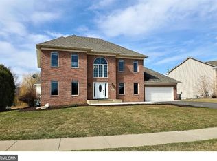 8527 Carriage Hill Rd, Savage, MN 55378