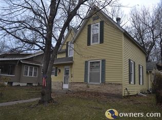 1319 6th St, Clay Center, KS 67432