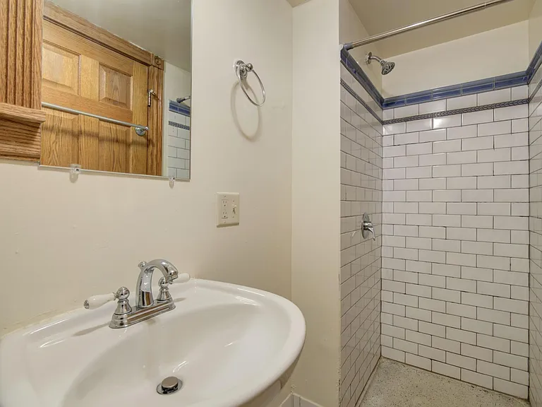 1936 N Sheffield Ave #1R — Photo 13