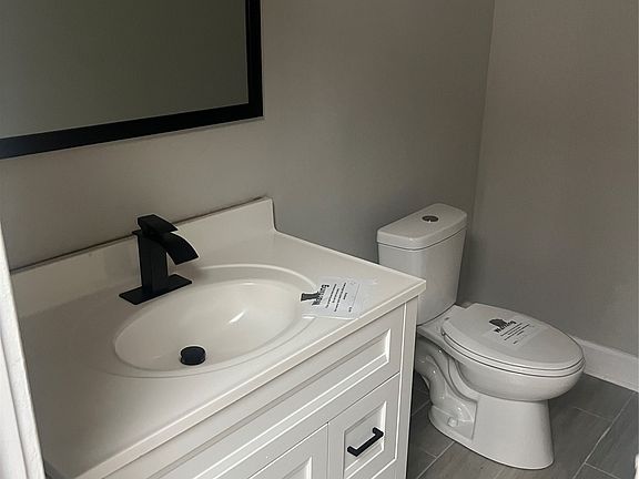 3rd image of 2031 Ridge Ave