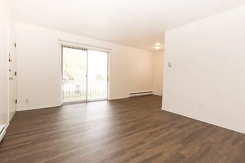830 Continental Ct #4 Photo 1