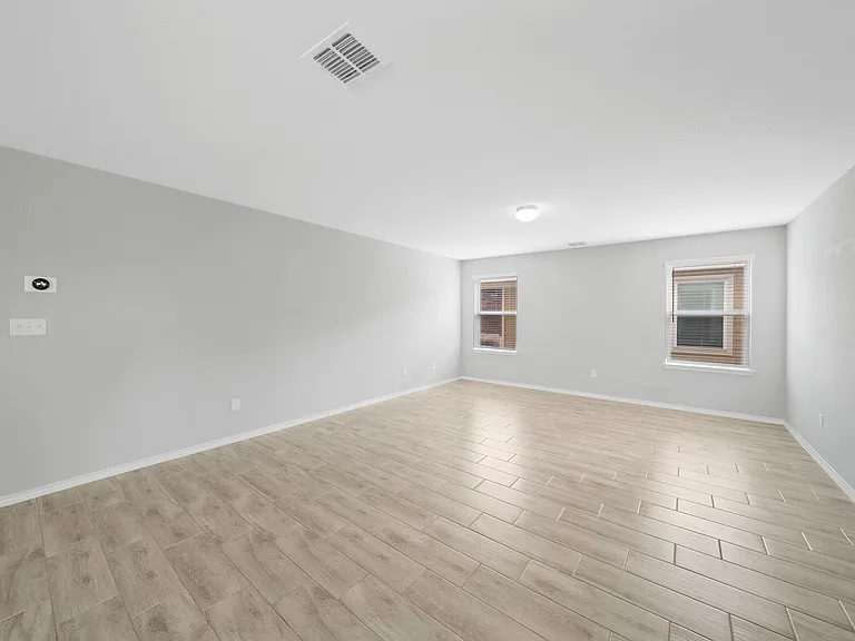 12042 Silver Lgt — Photo 14