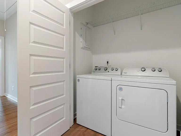 1191 Windsor Dr — Photo 17