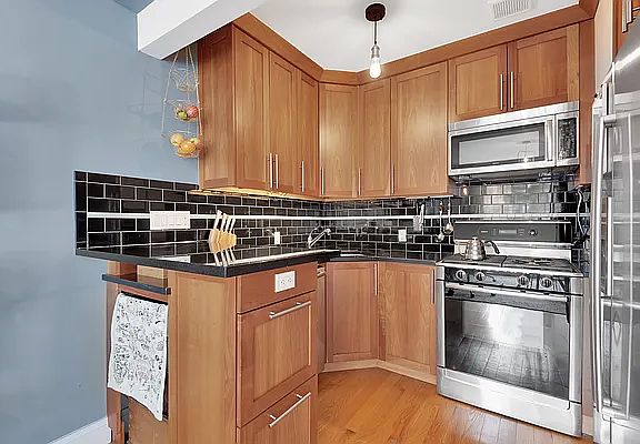 4th image of 185 India St APT 3A