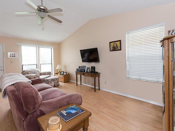 3rd image of 8595 Seabright Dr