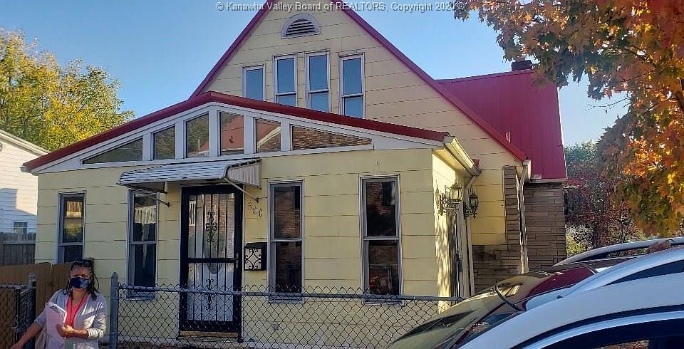 1st image of 1647 Clay Ave