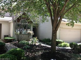 77 Lethbridge Ln, Akron, OH 44321