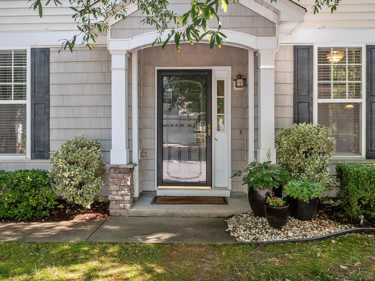 3 bed, 2085 sqft, $3,300 — Photo 4