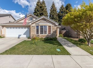 264 Santa Barbara Ave, Sanger, CA 93657