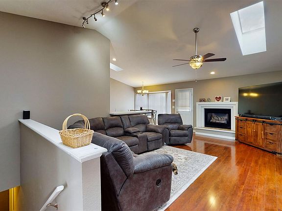 5th image of 3221 Belmont Ave