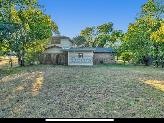 5th image of 2607 W Green Oaks Blvd