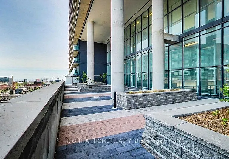 36 Lisgar St #812W — Photo 20