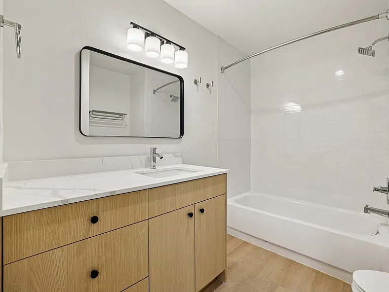 Olympic West Apartments — Photo 9