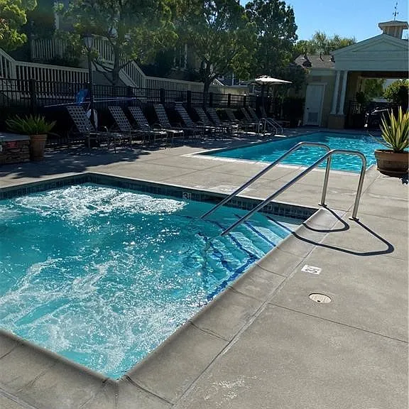 1800 Oak St #308 — Photo 3