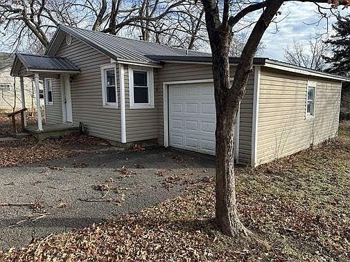 3rd image of 342 E 6th Ave