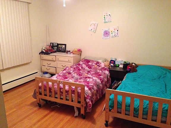2nd image of 6510 N Sacramento Ave #1