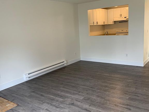 2nd image of 1905 C St SE
