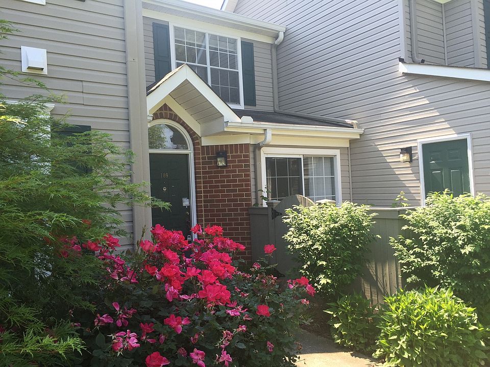 1st image of 3841 Lasalle Dr APT 109