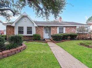 12219 Meadowhollow Dr, Stafford, TX 77477