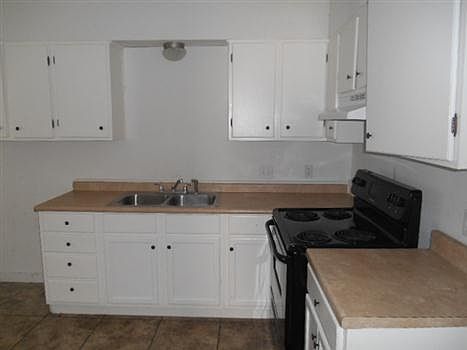 5th image of 1409A Calle Nogal St