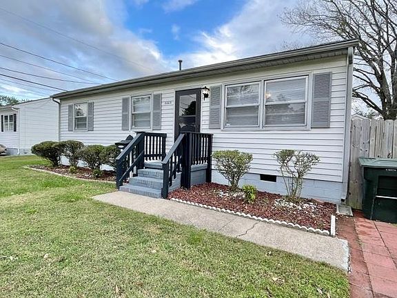 3rd image of 5003 Evelyn Ct